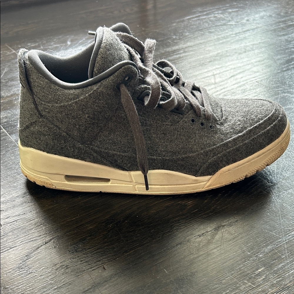 Jordan 3 Retro Gray and Cream Men's Wool Sneakers - Picture 2 of 7